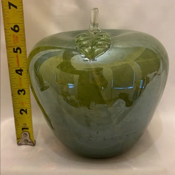 VINTAGE STUNNING HAND BLOWN ART GLASS GREEN APPLE APPROX .7.5” H & 21” DIAMETER - Picture 6 of 9
